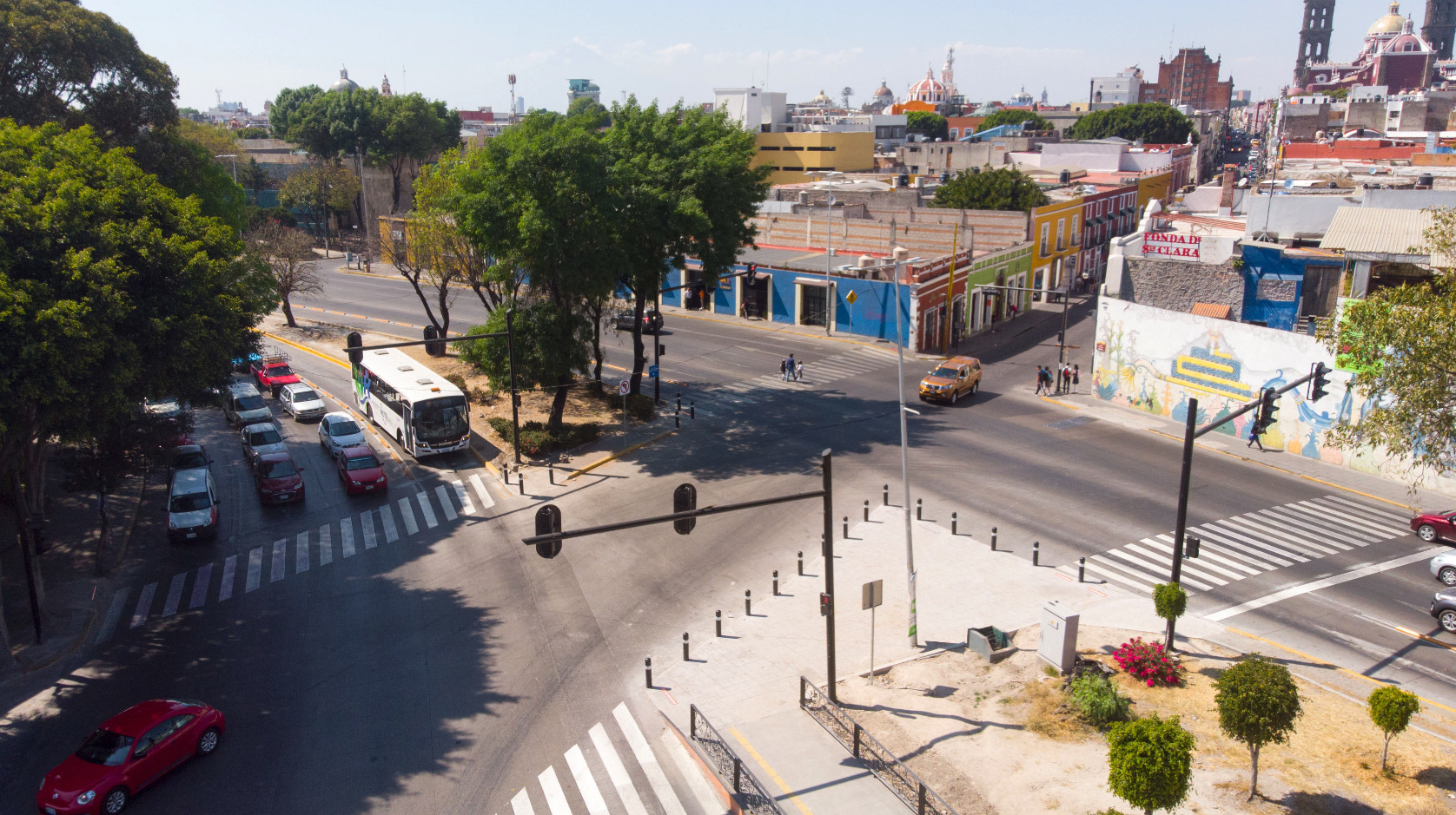 Crucero seguro en bulevard 5 de mayo del sistema BRT Puebla, Línea 3 RUTA Puebla