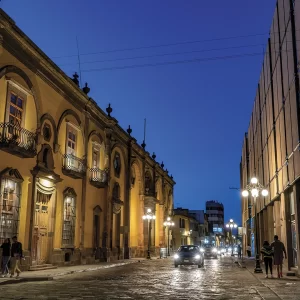 Seguridad y eficiencia de Alumbrado Público en Calles del centro Histórico de San Luis Potosí