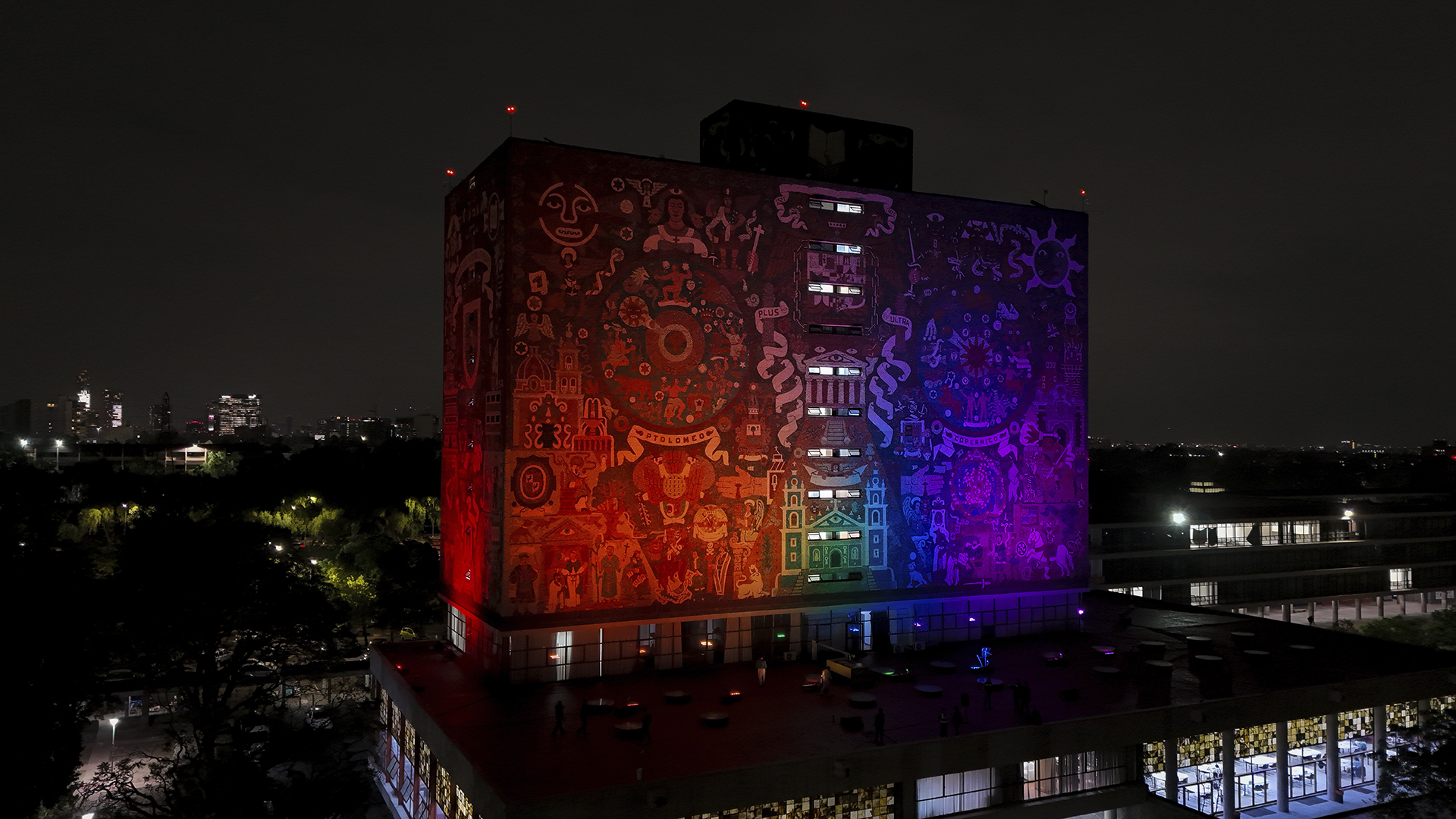 Biblioteca Central UNAM Iluminación Dinámica