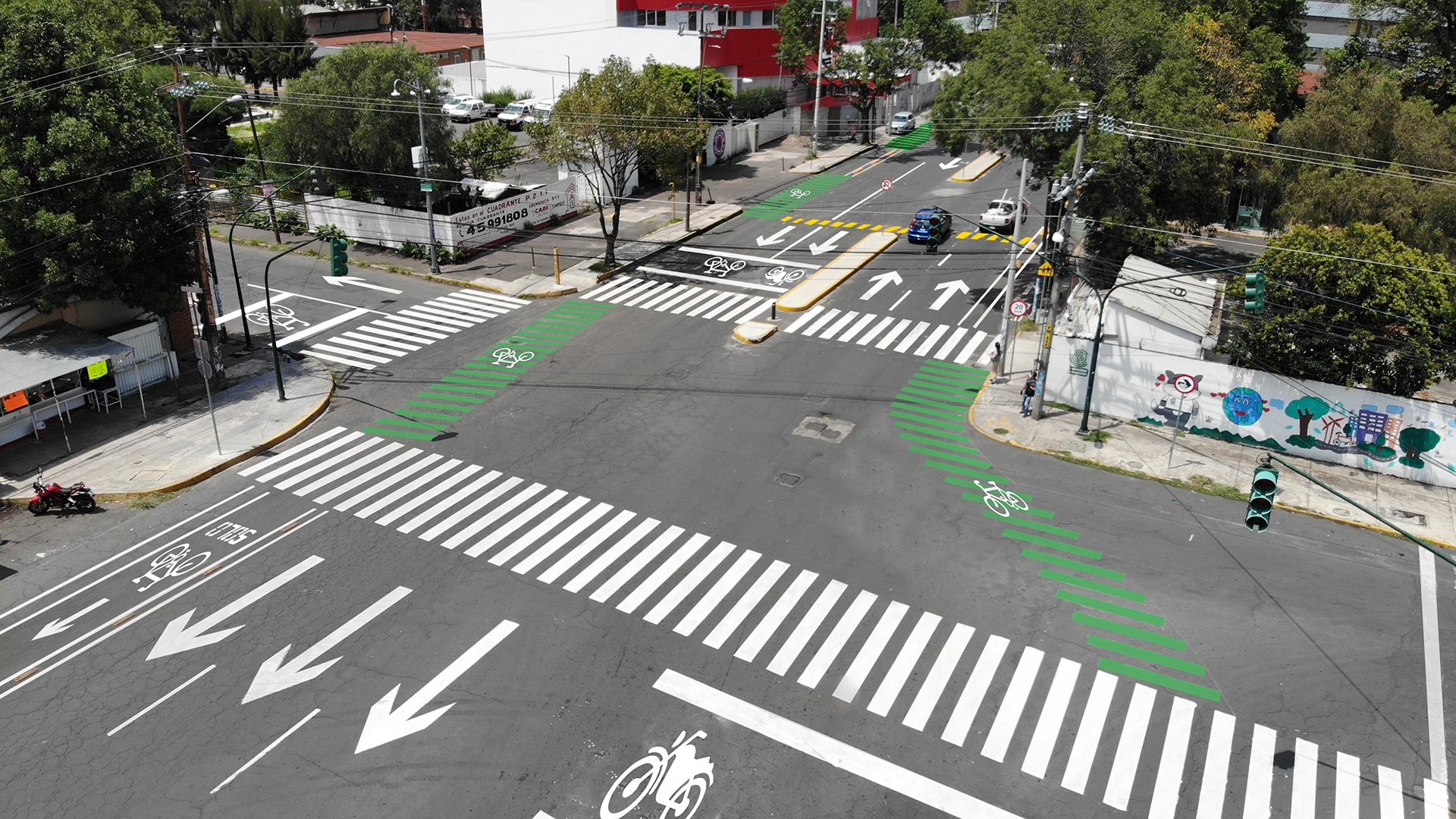 Foto panorámica de crucero seguro con ciclovía integral para una movilidad sostenible e incluyente