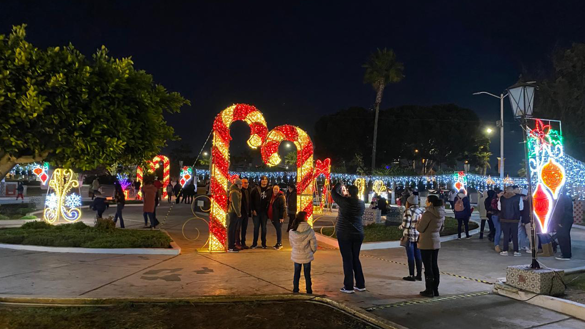 Adornos de Temporada Ensenada Navidad