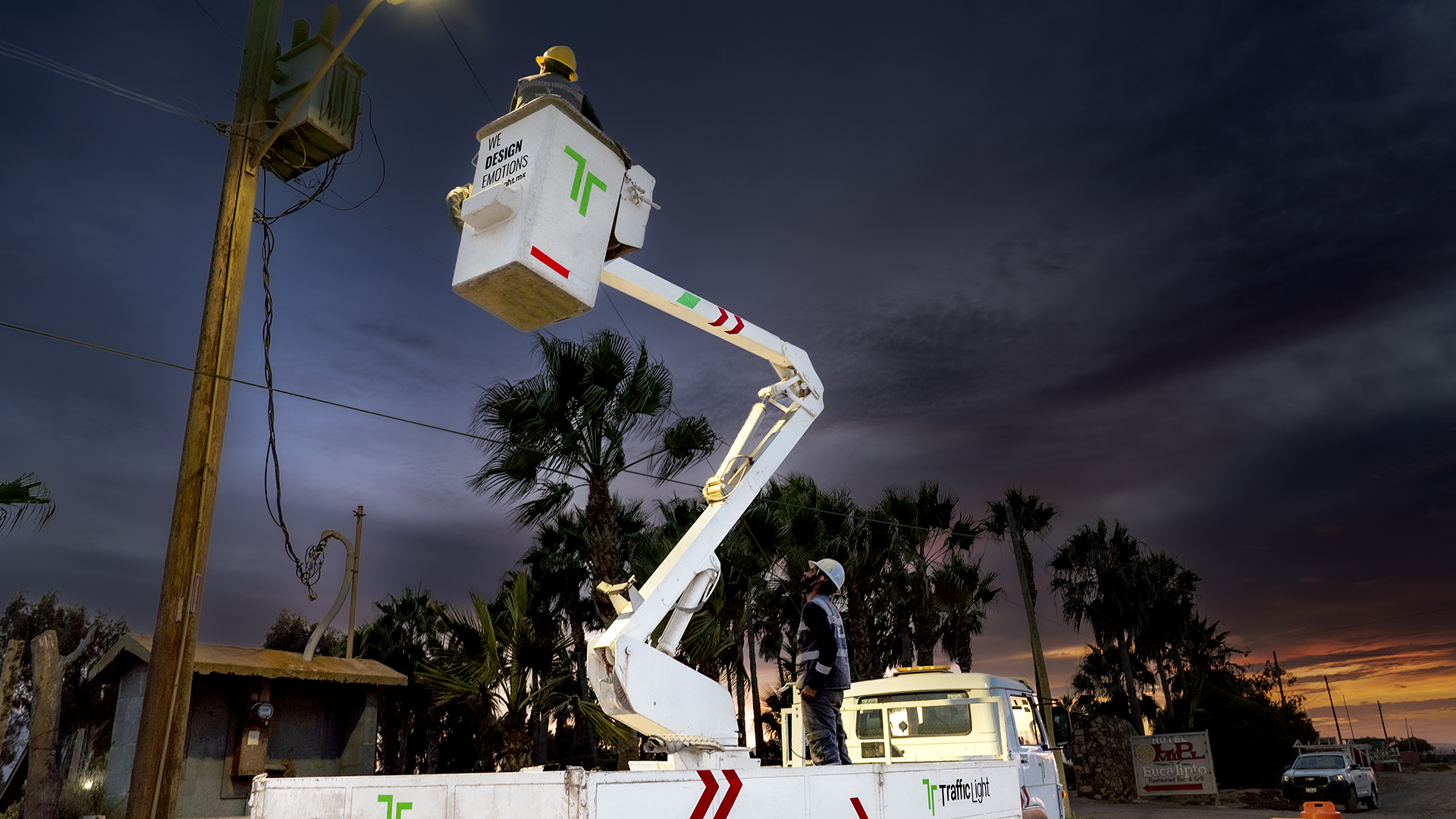 Equipo operativo especializado en Instalación de Alumbrado público