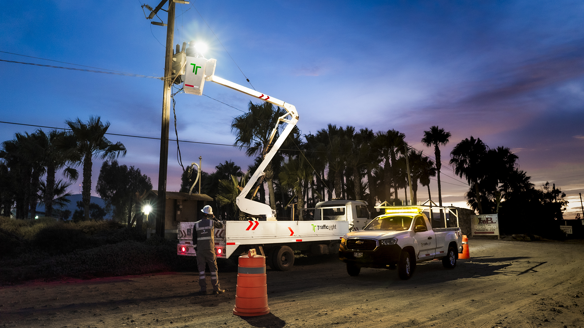 Equipo operativo especializado en Instalación de Alumbrado público