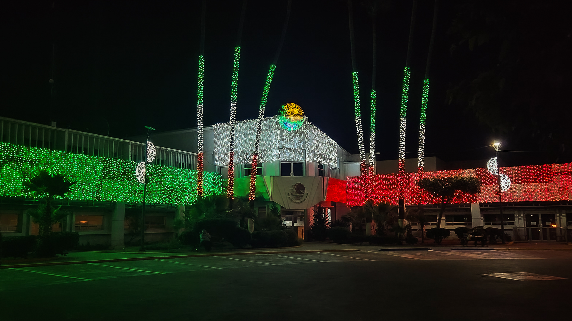 Adornos de Temporada Ensenada Patrios