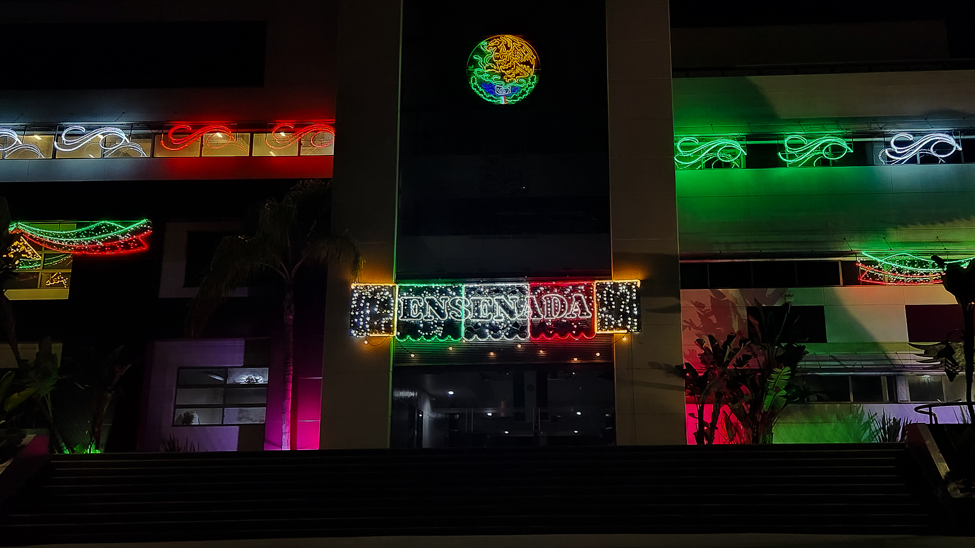 Adornos de Temporada Ensenada Patrios