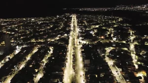 Foto panorámica de avenida principal, Renovación masiva de Alumbrado público en San Luis Potosí