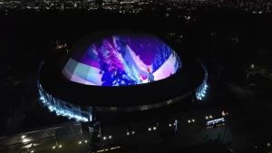 Videomapping sobre el domo del auditorio de la Reforma en la zona de los fuertes en el sendero iluminado del festival navideño por amor a Puebla