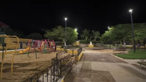 Vista panorámica de Alumbrado Público en Parque de los Cañones Izamal